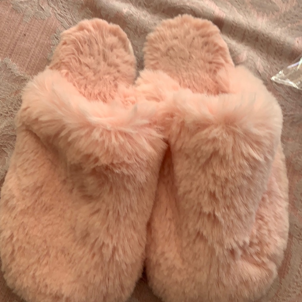 J crew pink fluffy slippers size nine confy pretty